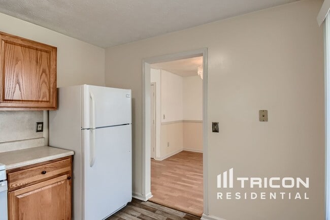 Building Photo - 218 River Birch Dr