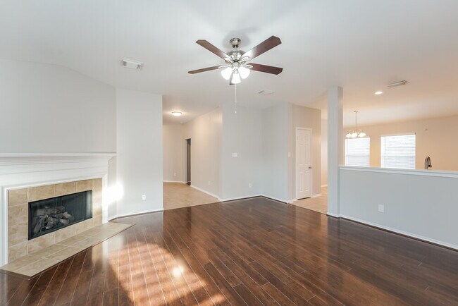 Foto del edificio - 3830 Lake Ballinger Ln