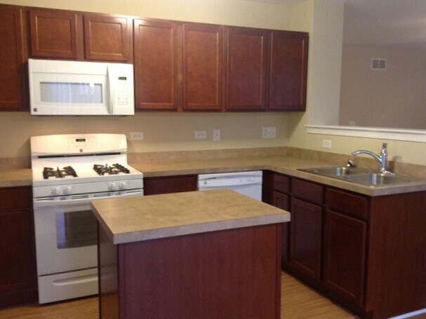 Foto del edificio - 16458 Coventry Ln