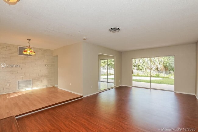 Building Photo - 2200 NW 42nd Ave