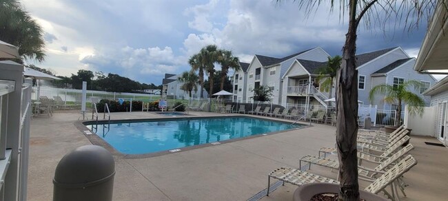 Building Photo - 1213 Bermuda Lakes Ln