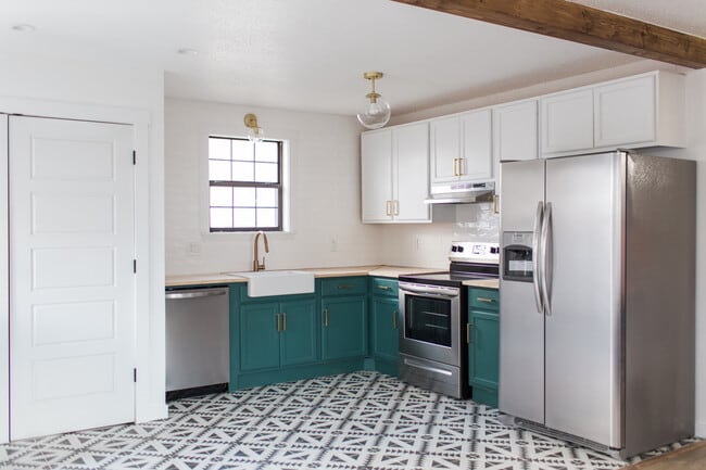 Kitchen - 980 Marion St
