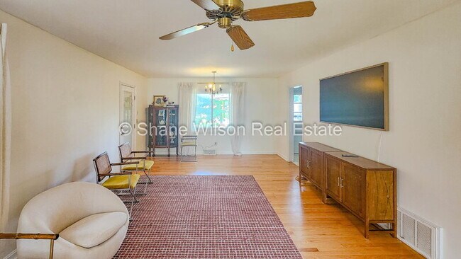 Foto del edificio - 916 Hardwick Cir