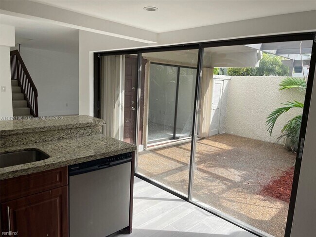 Foto del edificio - 3 br, 2.5 bath House - 4718 SW 67th Ave Ap...