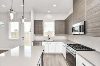 Building Photo - 311 Charlock St