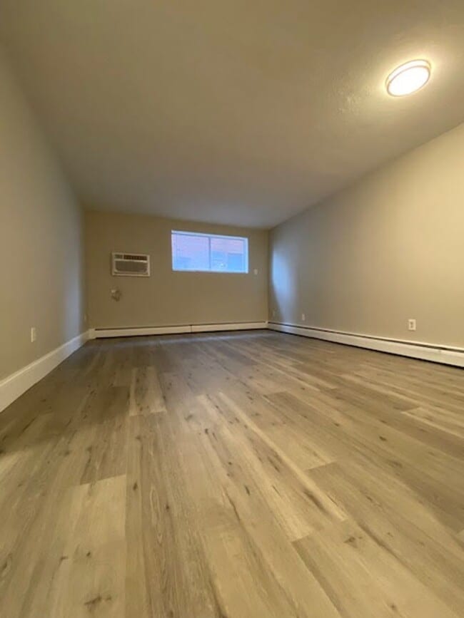 Interior Photo - Harvard Street Apartments