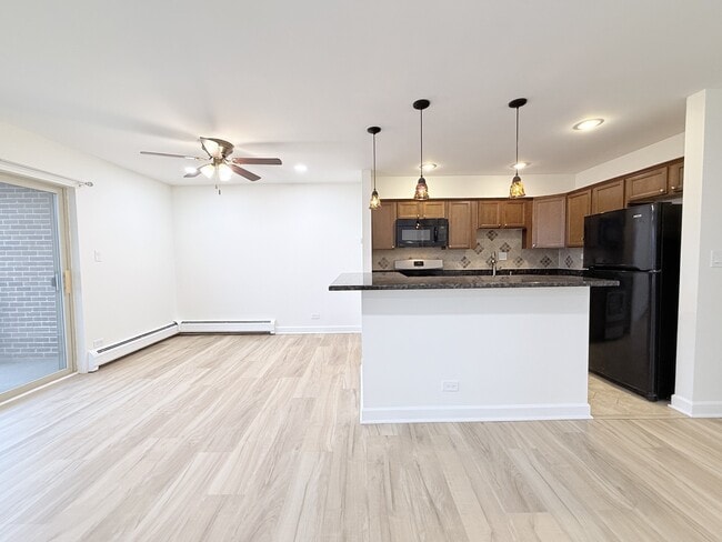 Foto del edificio - 460 N Wilke Rd