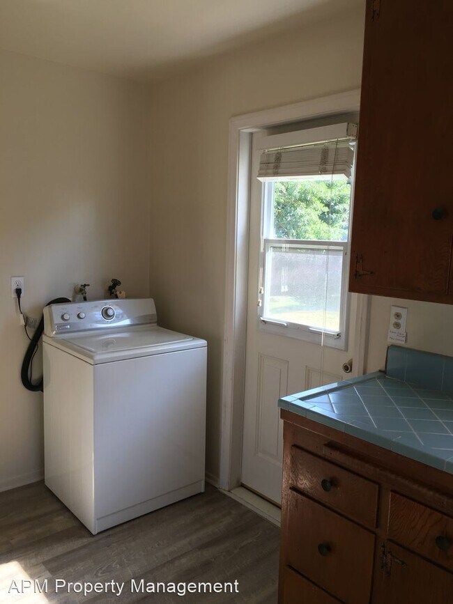 Building Photo - 3 br, 1.5 bath House - 14954 San Ardo