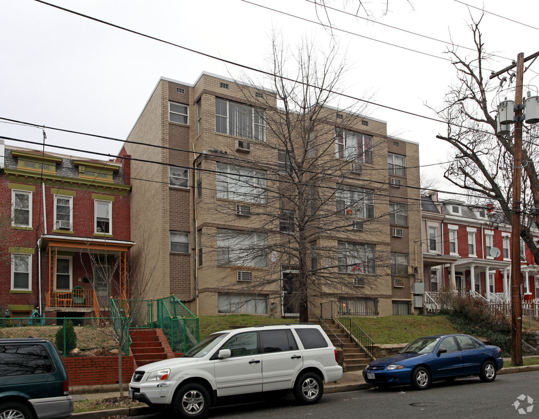 Primary Photo - 811 Jefferson St NW