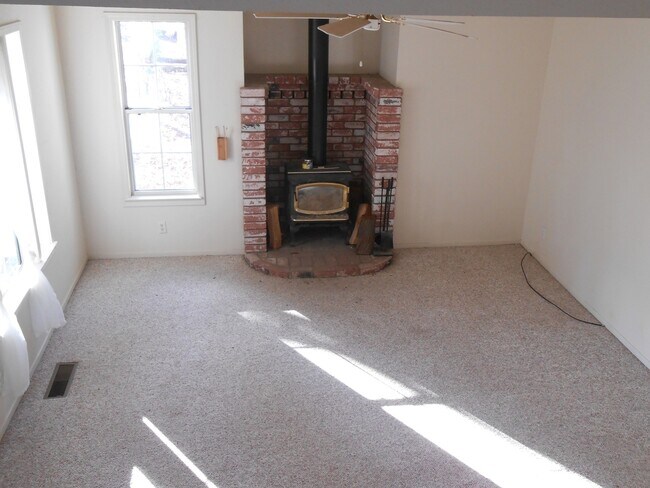 Foto del edificio - 4896 Chateau Way