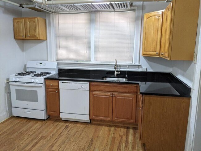 Building Photo - 1 bedroom in Evanston IL 60201