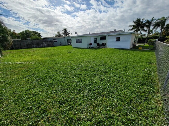 Building Photo - 1830 Avenue G