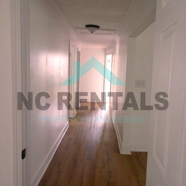 Foto del edificio - 4408 Edgemore Rd