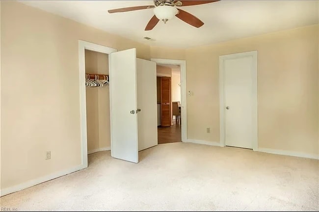 Foto del edificio - 250 Misty Point Ln