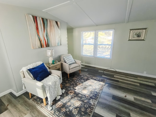 Building Photo - 63 Deerwood Park