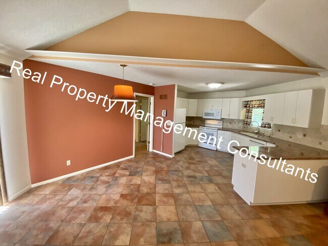 Foto del edificio - 2 Bedroom Custom Home in Liberty
