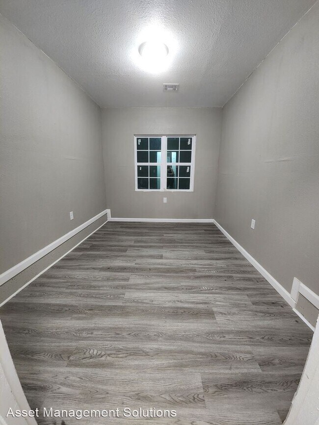Foto del edificio - 4 br, 1.5 bath House - 884 NW 15th St.