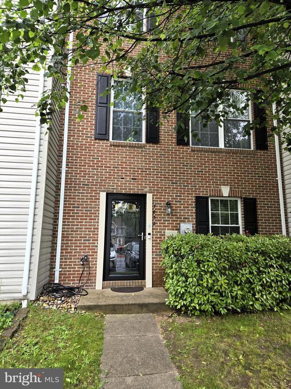 Primary Photo - 7832 Canter Ct