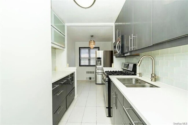 Foto del edificio - 9430 60th Ave