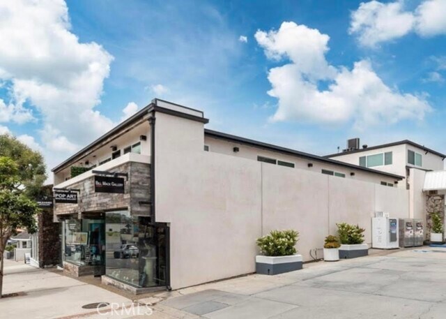 Foto del edificio - 577 Ramona Ave