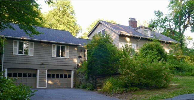 Building Photo - 139 Sunset Ave