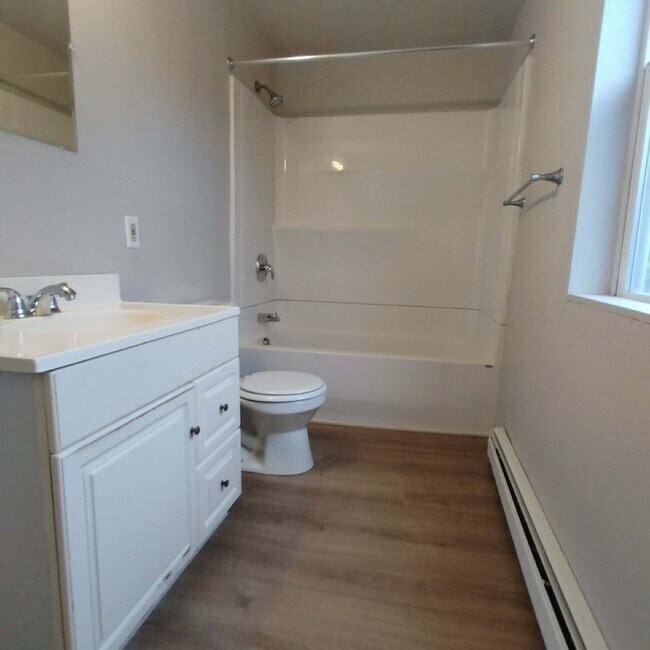 Foto del edificio - 3345 N Whitehall Rd