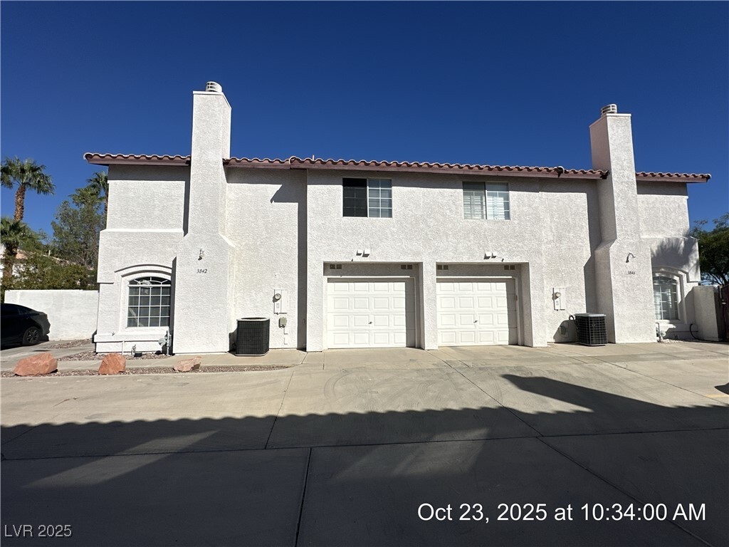 Foto principal - 3842 Starfield Ln