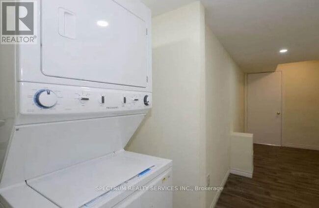 Building Photo - 109 George Robinson Dr