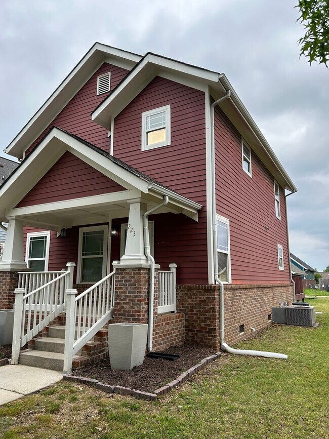 Foto del edificio - Modern 3 Beds | Bonus Room | 2.5 Baths | D...