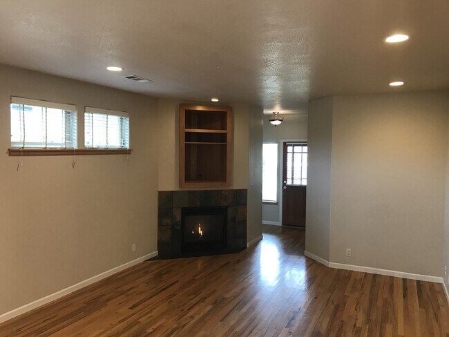 Foto del edificio - Three bedroom, Two bath home in Ashland.  | Available Now