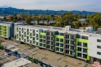 Building Photo - 11036 Moorpark St