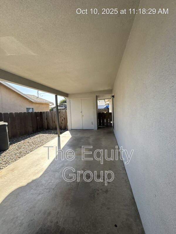 Foto del edificio - 2837 W Walnut Ave