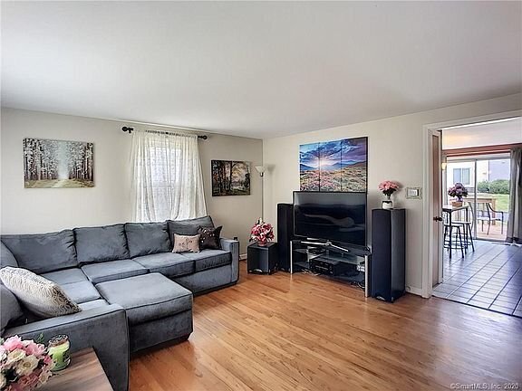Foto del edificio - 20 Redbud Ln