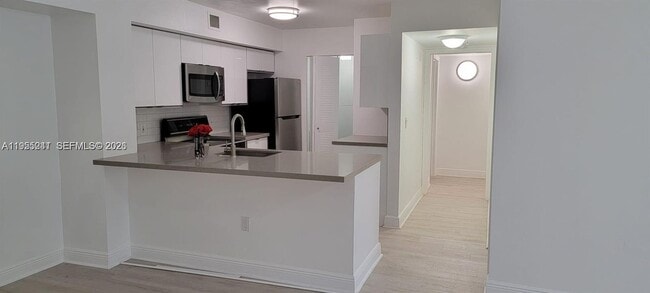 Foto del edificio - 12124 St.Andrews Pl