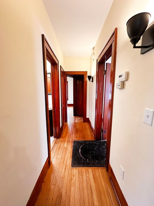 Photo - 44 Drew St Apartment