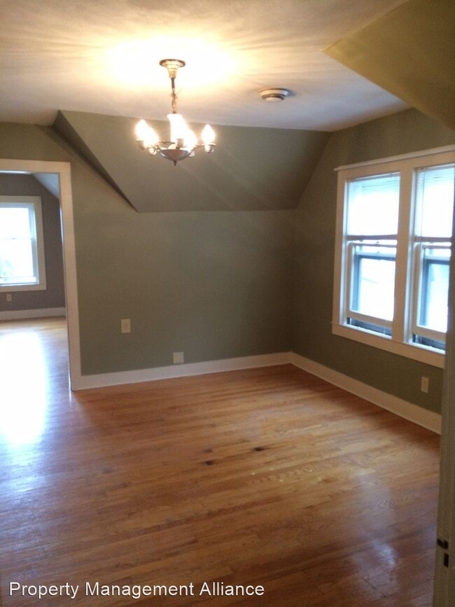 Building Photo - 2 br, 1 bath House - 314 Woodruff Ave-314-02