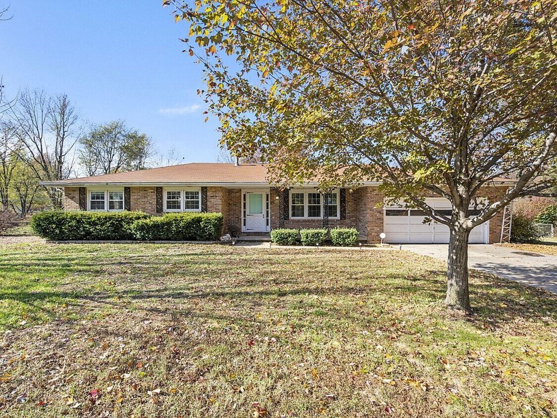Foto principal - 3 Bedroom 2 Bathroom Springfield, MO