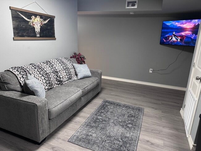 Living Room - 905 E Adams St