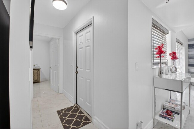 Foto del edificio - 4310 Village Dr