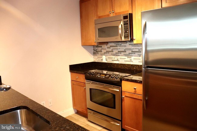 Foto del edificio - 1020 N Highland St