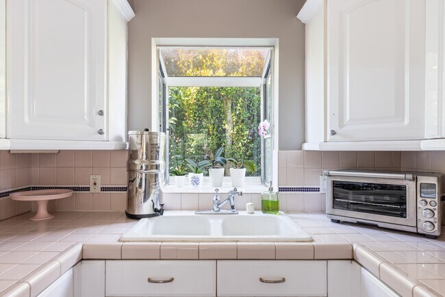 Foto del edificio - 842 12th St