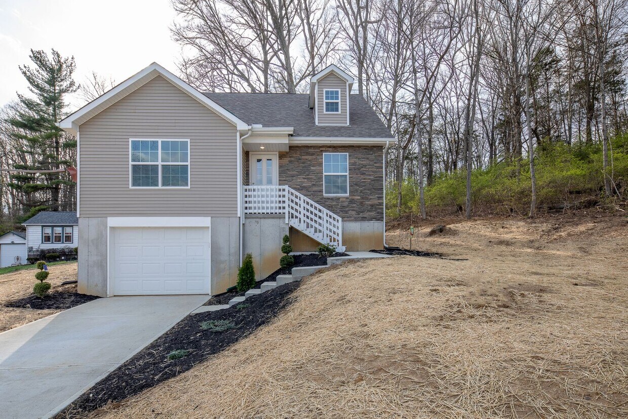 9591 Main St, Cincinnati, OH 45242 House Rental in Cincinnati, OH