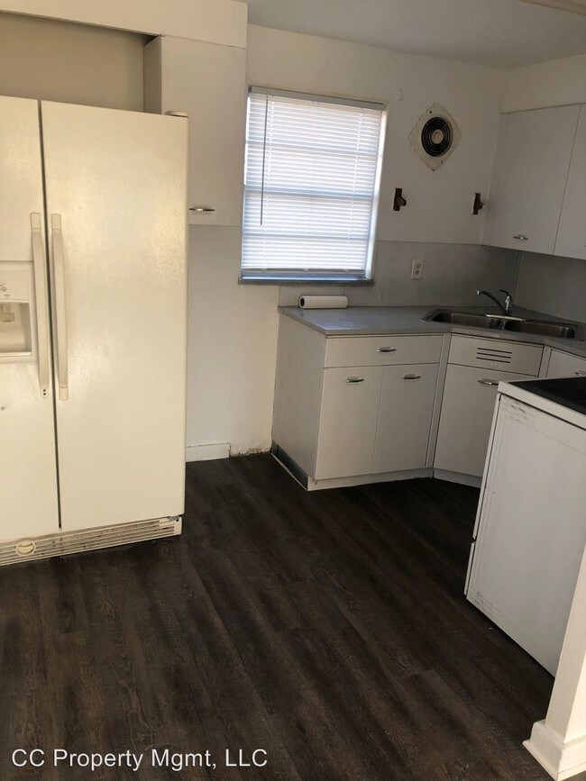 Building Photo - 2 br, 1 bath House - 1618 E. Signal Dr.