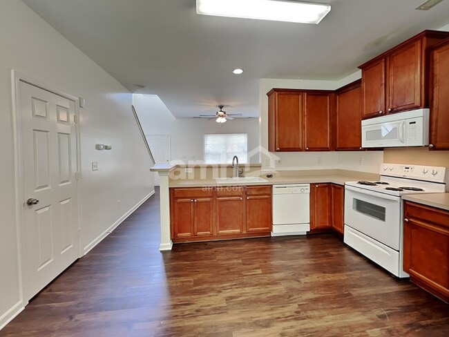 Building Photo - 15730 Lakepoint Forest Dr