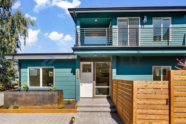 Building Photo - Unit C