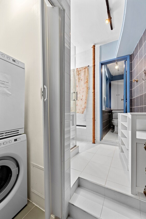 Building Photo - 105 Thompson St