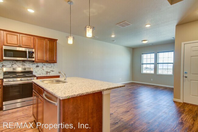 Foto del edificio - 3 br, 2.5 bath House - 8737 Shady Ridge Grv.