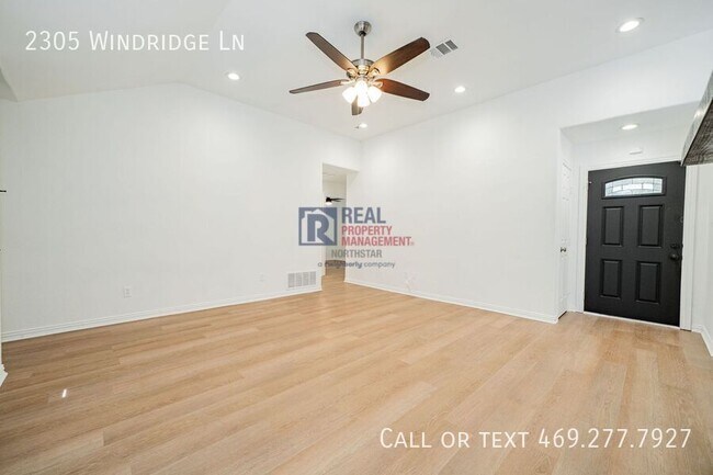 Foto del edificio - 2305 Windridge Ln