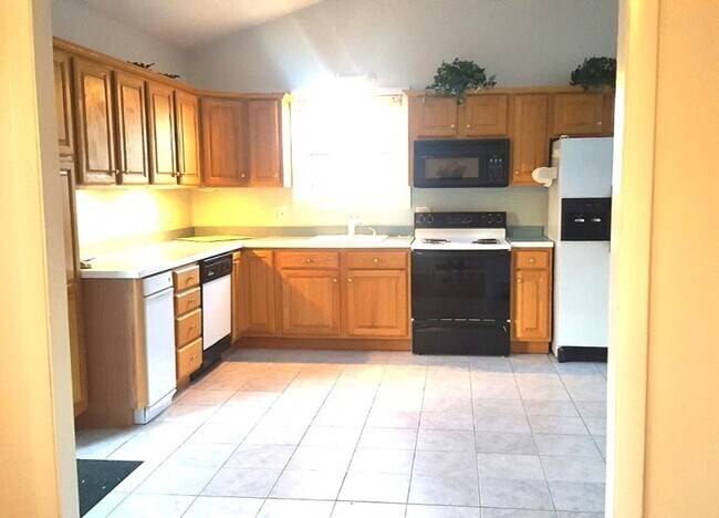 Building Photo - 150 Cullinane Dr