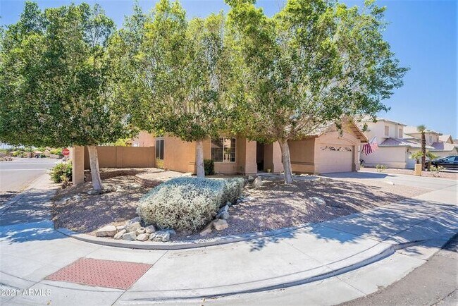 Foto del edificio - 4 Bedroom Home in the Heart of Ahwatukee for Rent